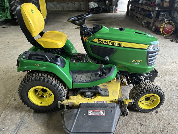 2021 John Deere X758 - Photo6
