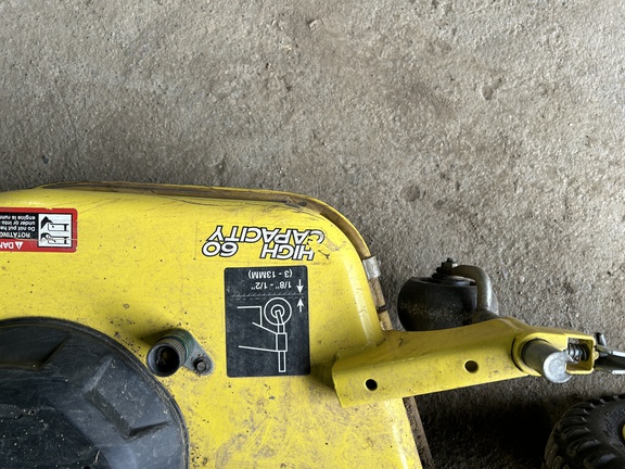 2021 John Deere X758 - Photo12