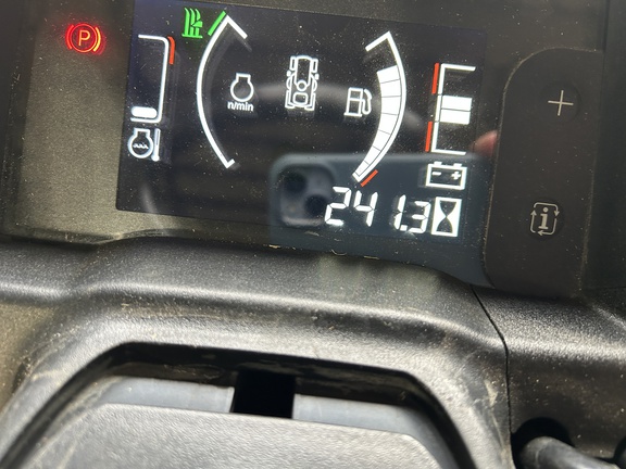 2021 John Deere X758 - Photo16