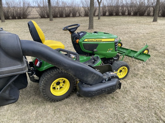 2021 John Deere X758 - Photo9