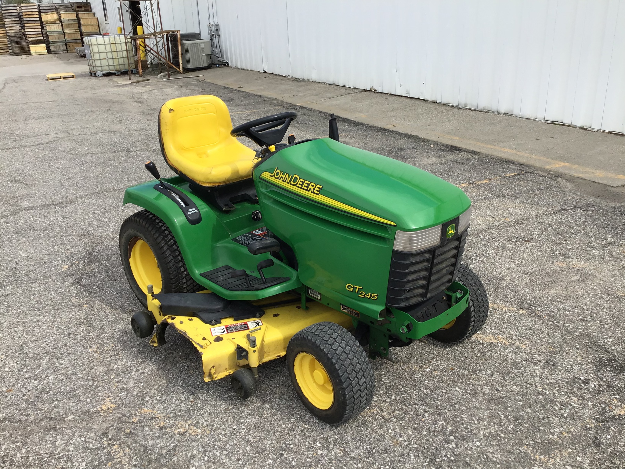 2003 John Deere GT245 Image 1