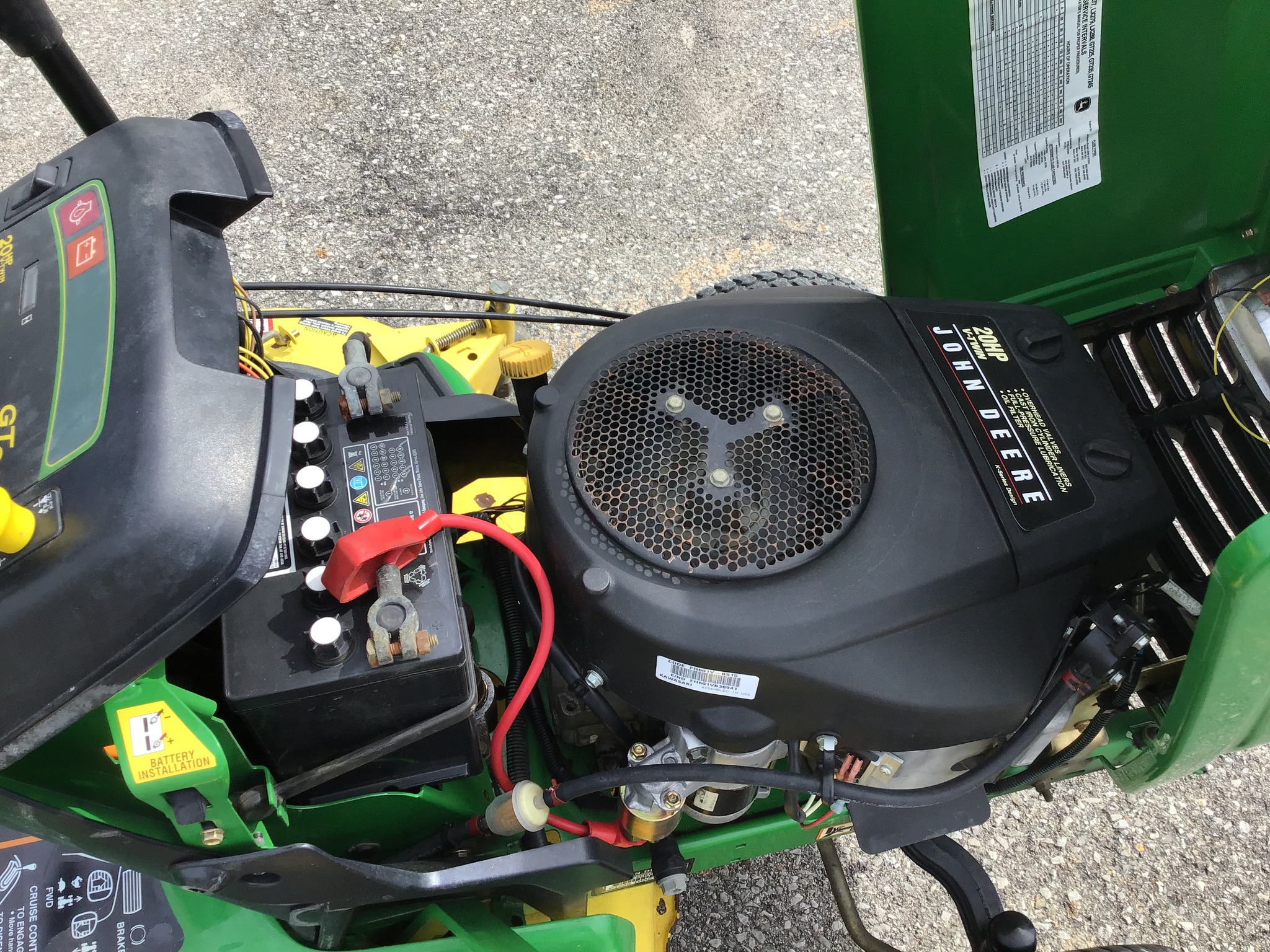 2003 John Deere GT245 Image 12
