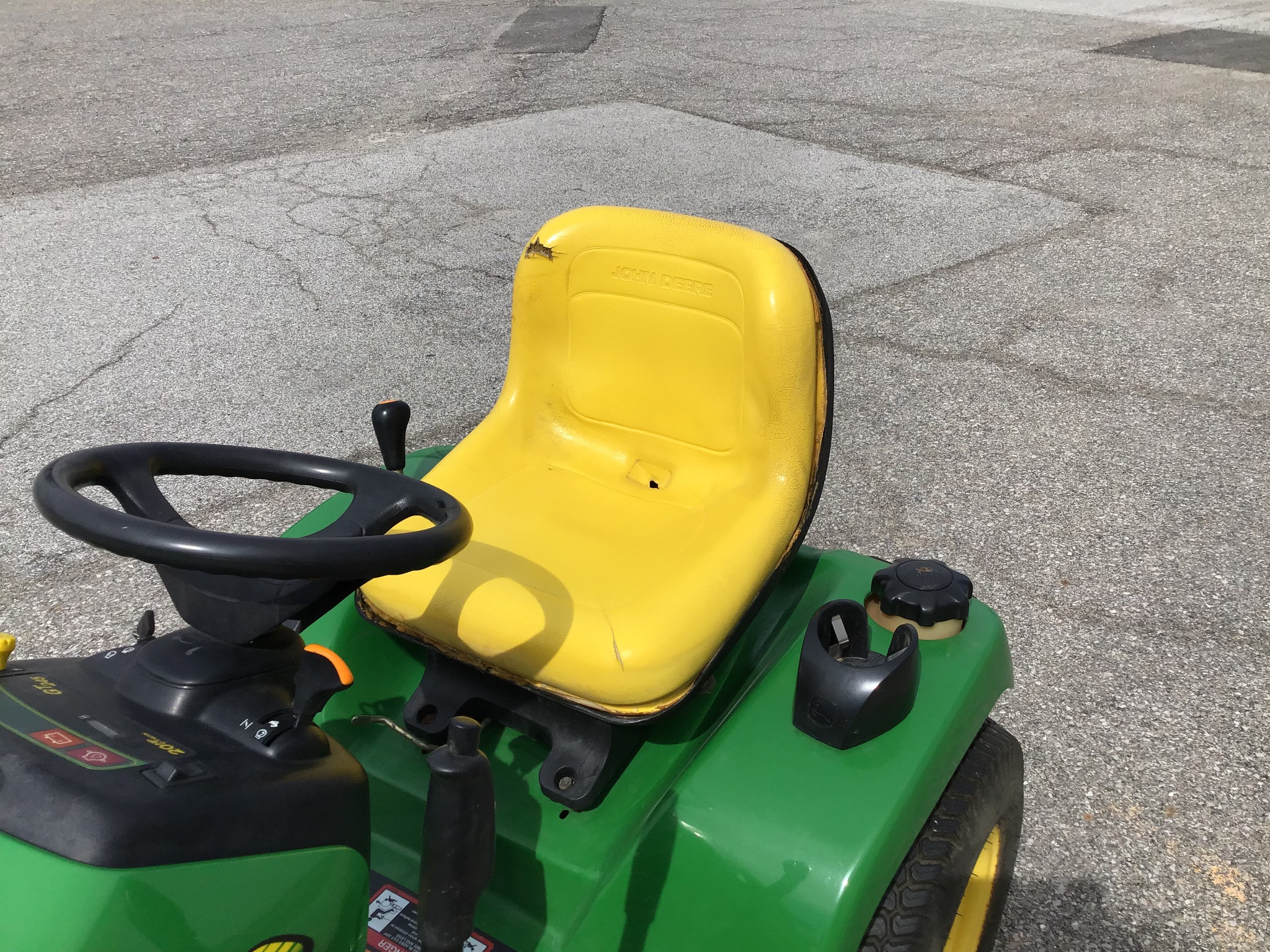 2003 John Deere GT245 Image 23
