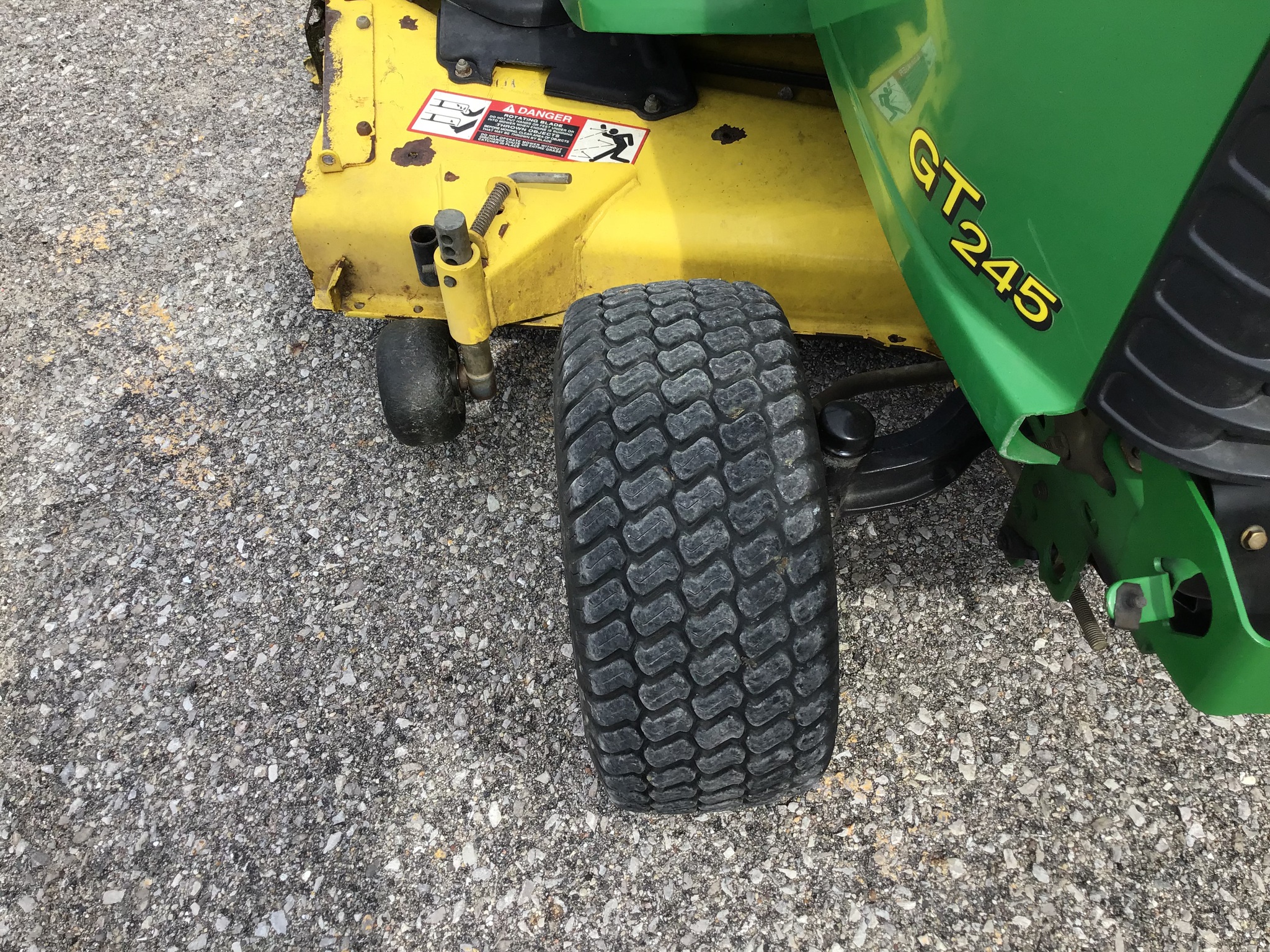 2003 John Deere GT245 Image 20
