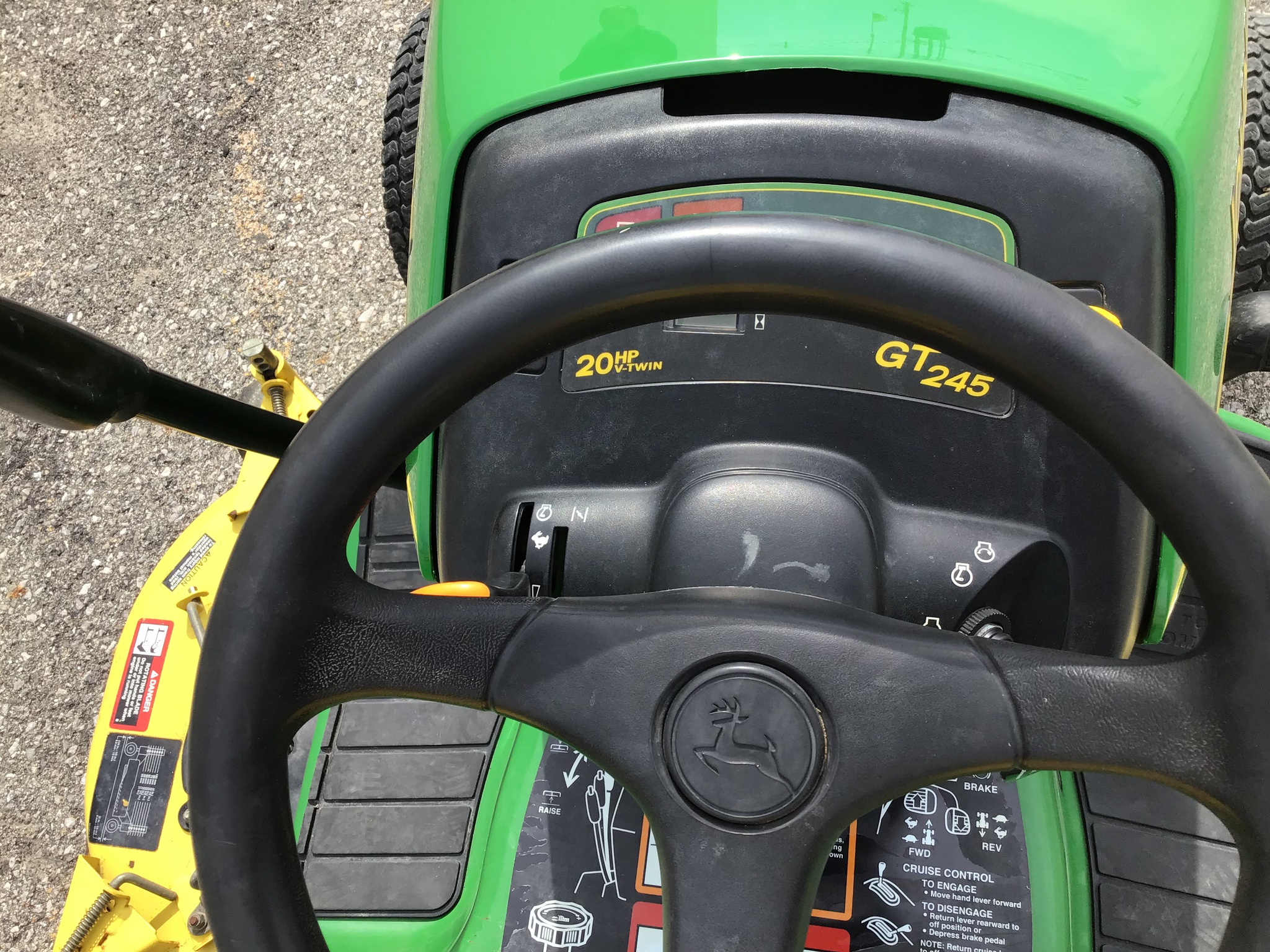 2003 John Deere GT245 Image 22