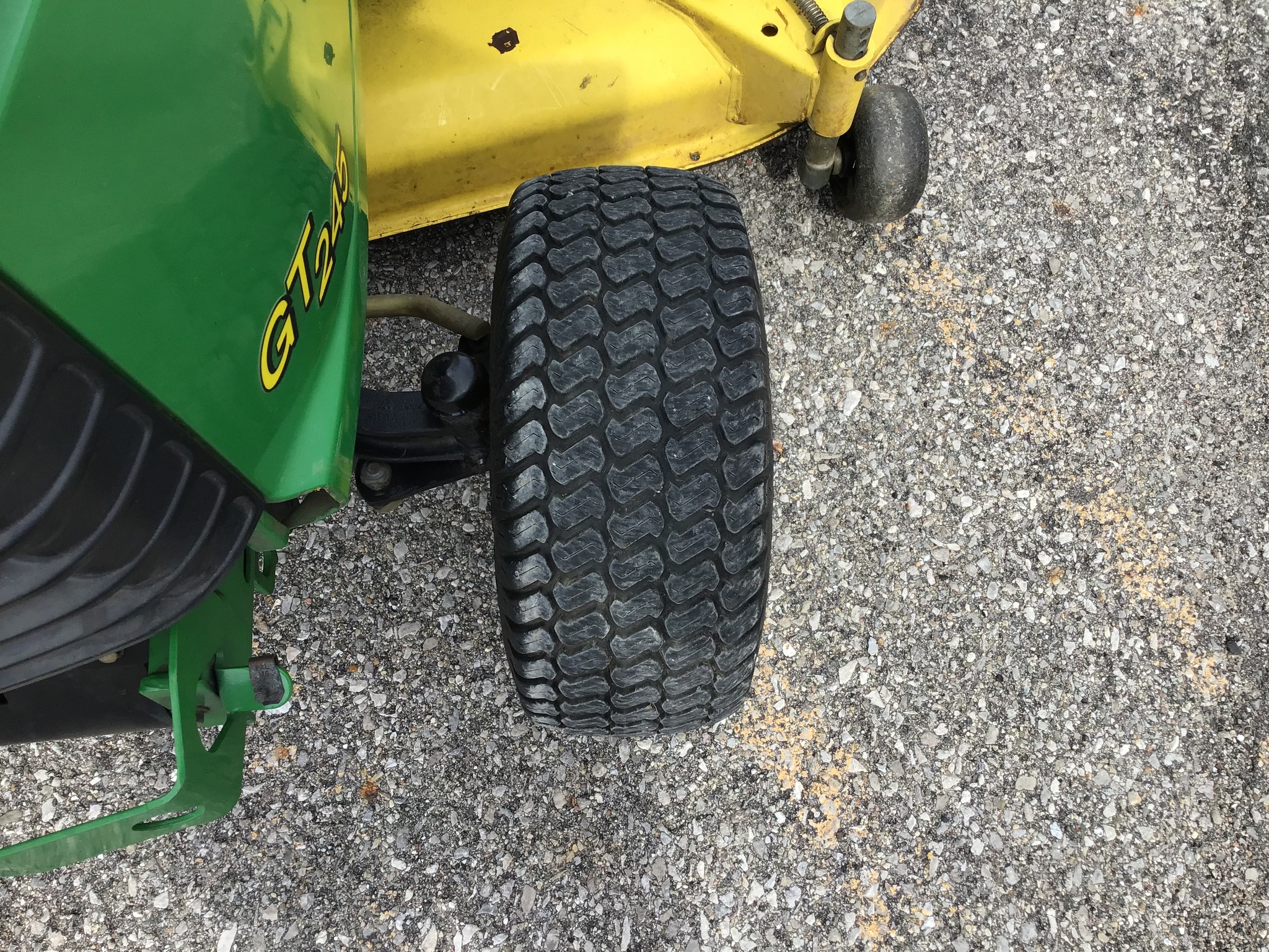 2003 John Deere GT245 Image 19