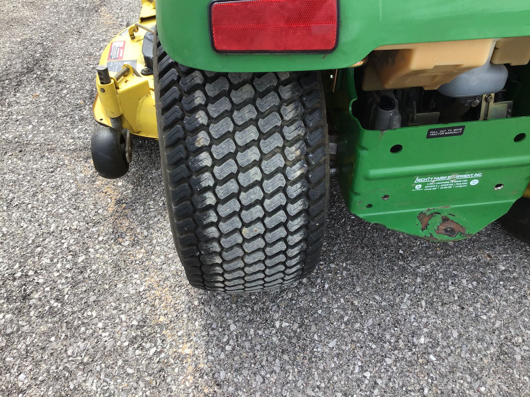 2003 John Deere GT245 Image 16
