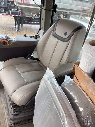 2025 John Deere 9RX 640 - Photo15