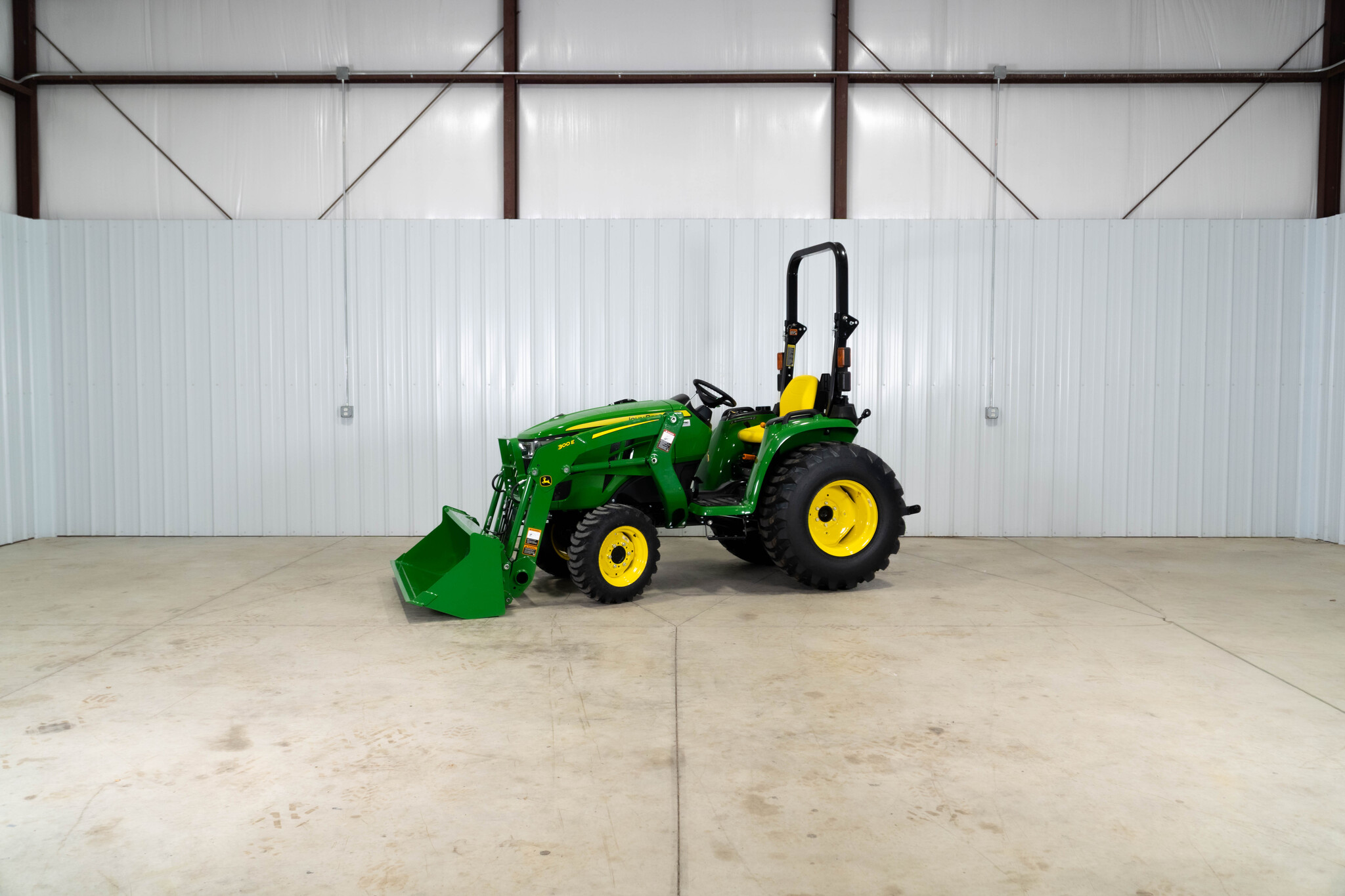 New In-Stock 2026 John Deere 3025E Compact Utility Tractors at Koenig Equipment in Richmond, IN - PhotoXL5