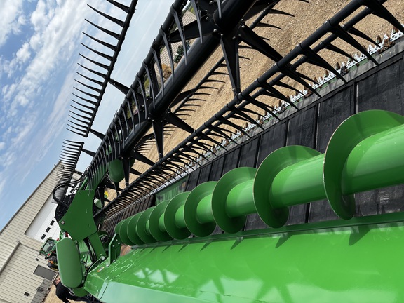 Used 2018 John Deere 640FD Combine Platforms at Horizon Ag & Turf in St. Paul, AB - Photo4