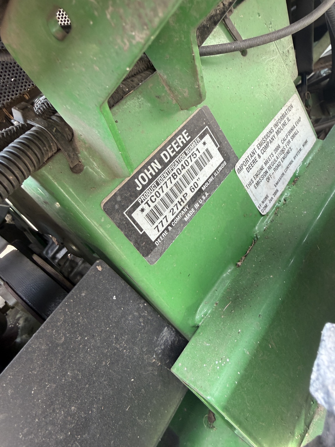 2006 John Deere 777 Image 6