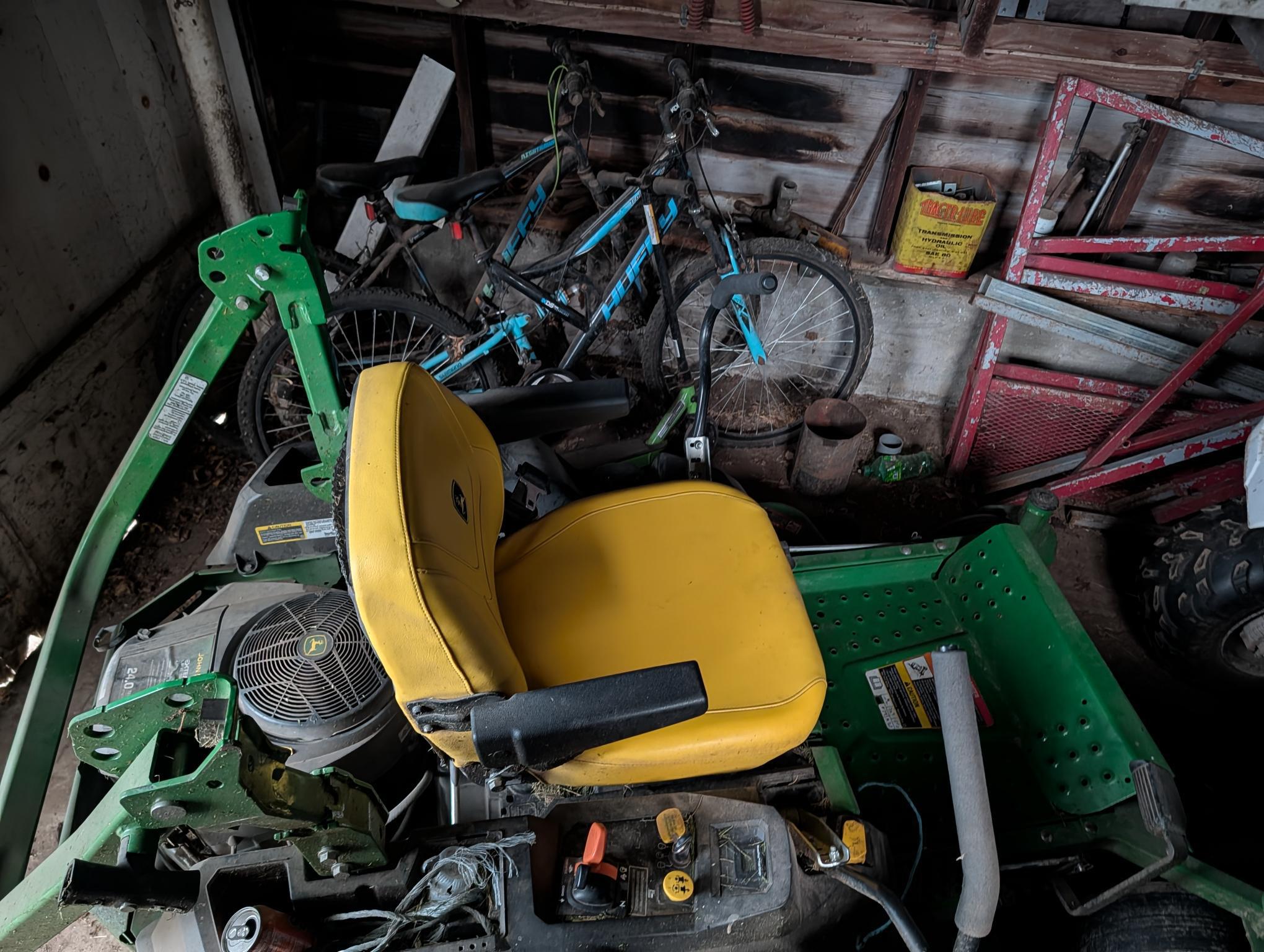 2022 John Deere Z515E Image 3