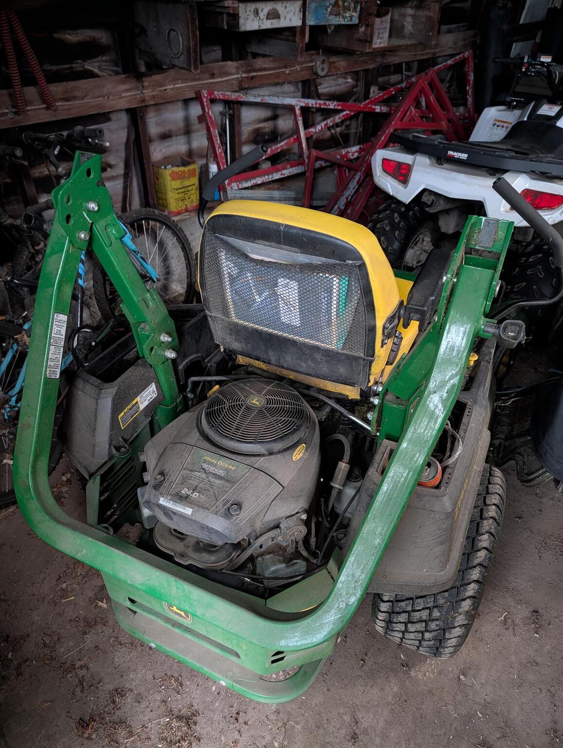 2022 John Deere Z515E Image 5