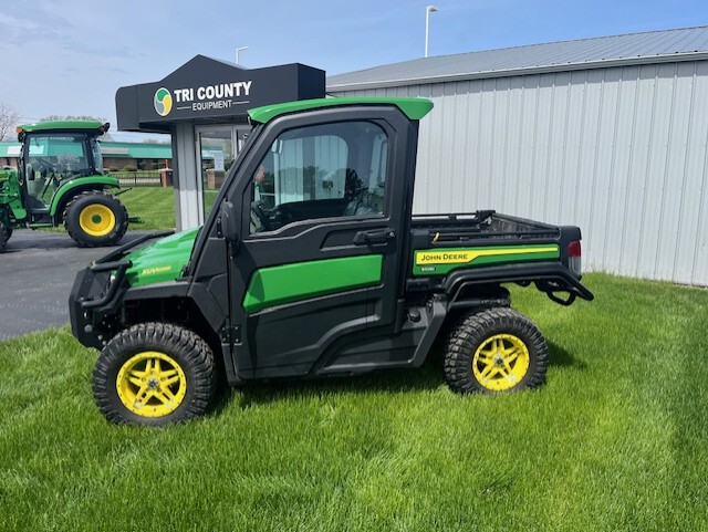 2024 John Deere XUV 835R Image 2
