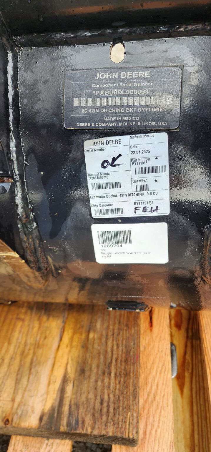 2025 John Deere BYT11918 42