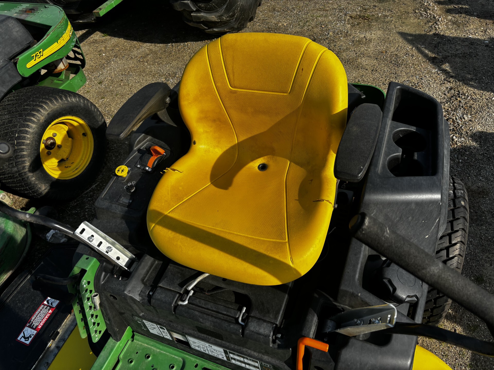 2020 John Deere Z525E Image 3