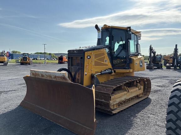 Photo of a 2023 John Deere 700L