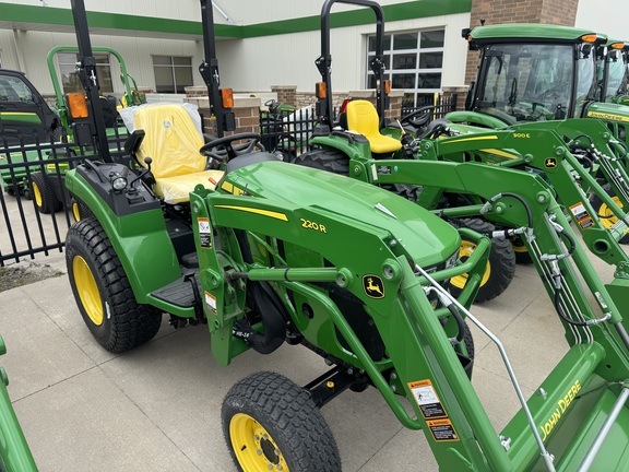 2025 John Deere 2032R - Photo1