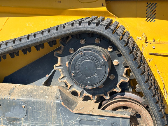 2021 John-Deere 325G