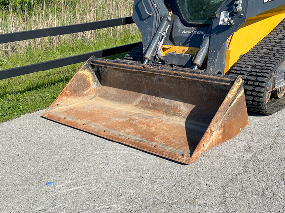2021 John-Deere 325G