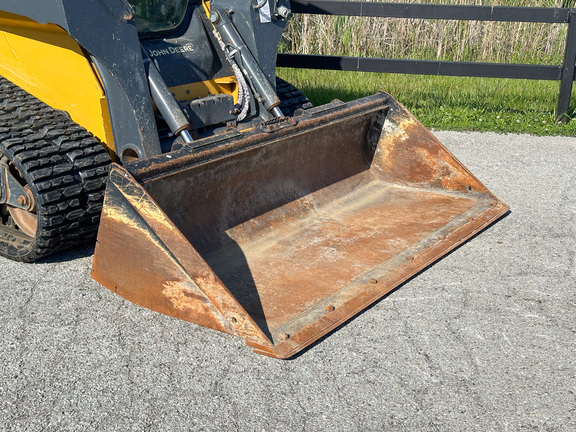 2021 John-Deere 325G