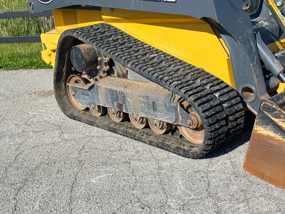 2021 John-Deere 325G