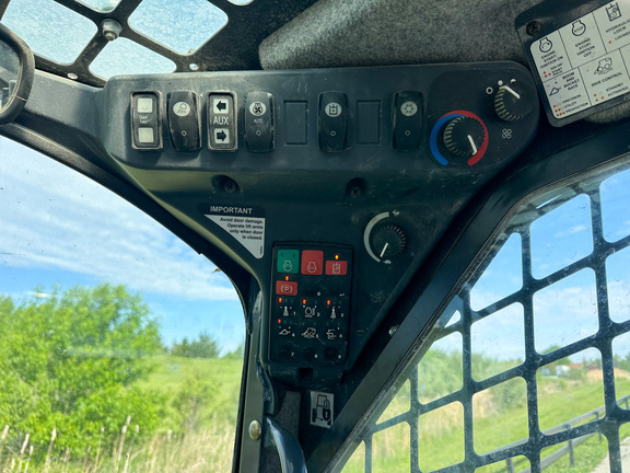 2021 John-Deere 325G