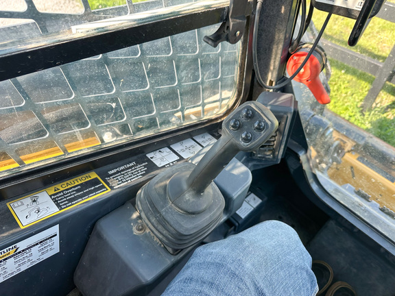 2021 John-Deere 325G