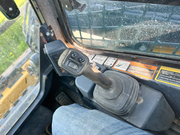 2021 John-Deere 325G