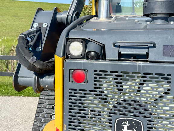 2021 John-Deere 325G