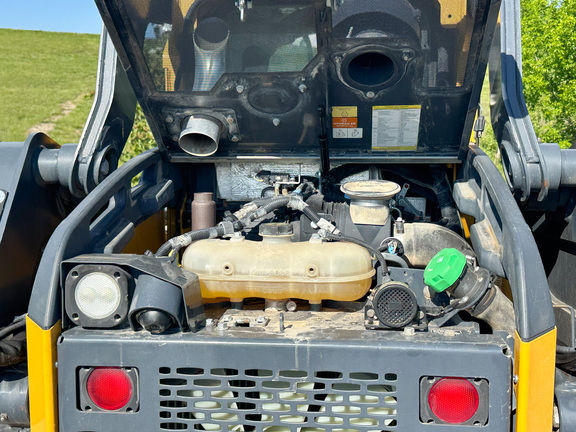 2021 John-Deere 325G