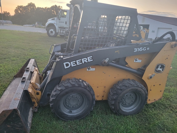 2016 John Deere 316GR
