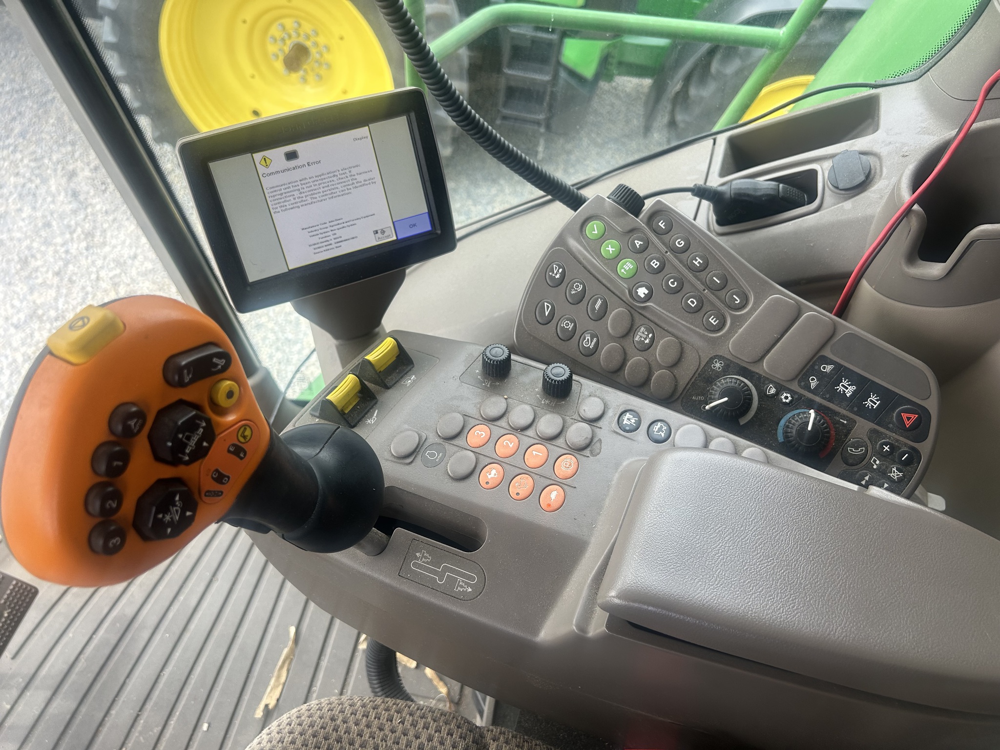 2017 John Deere S660 Image 12