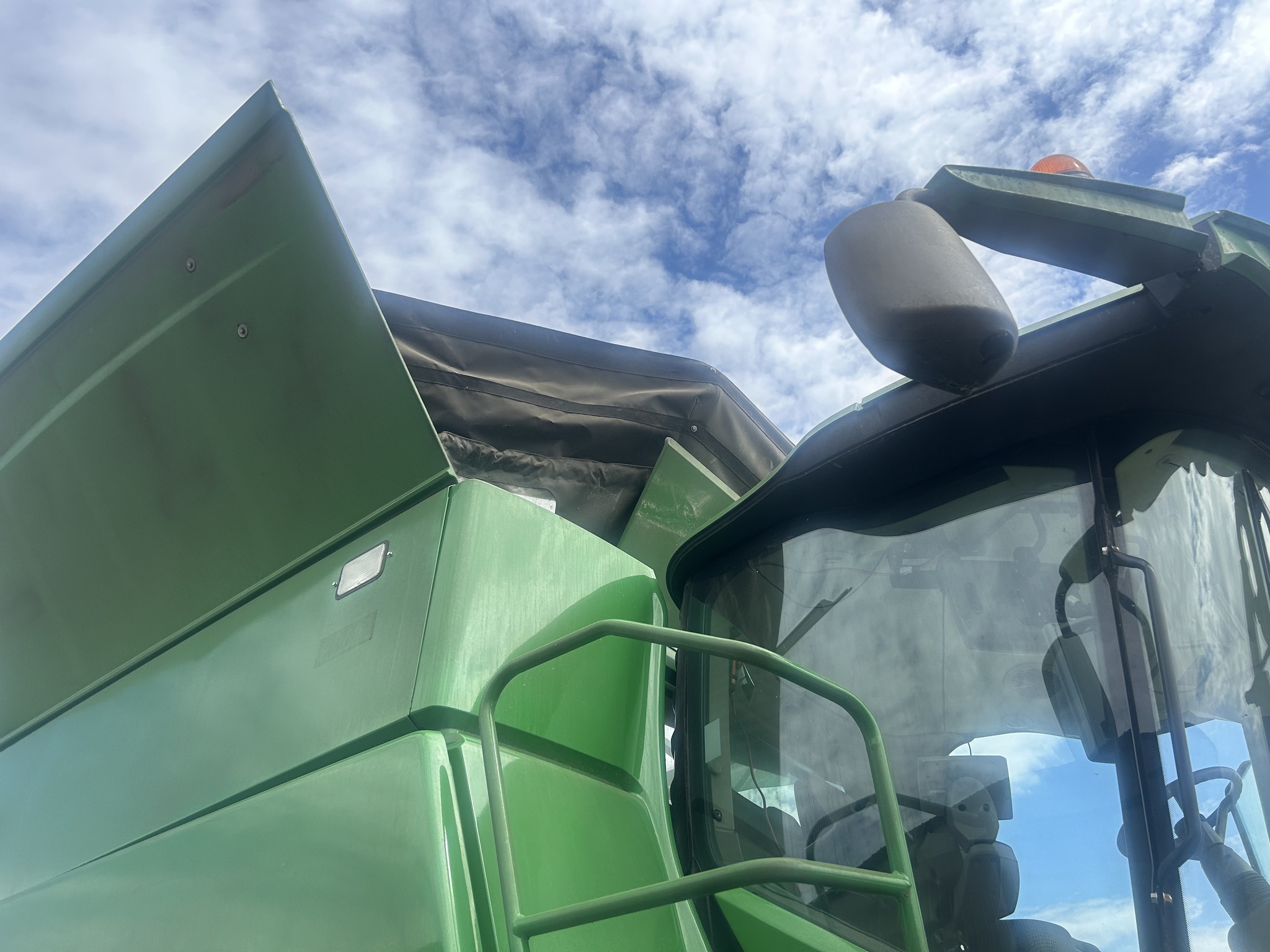 2017 John Deere S660 Image 11