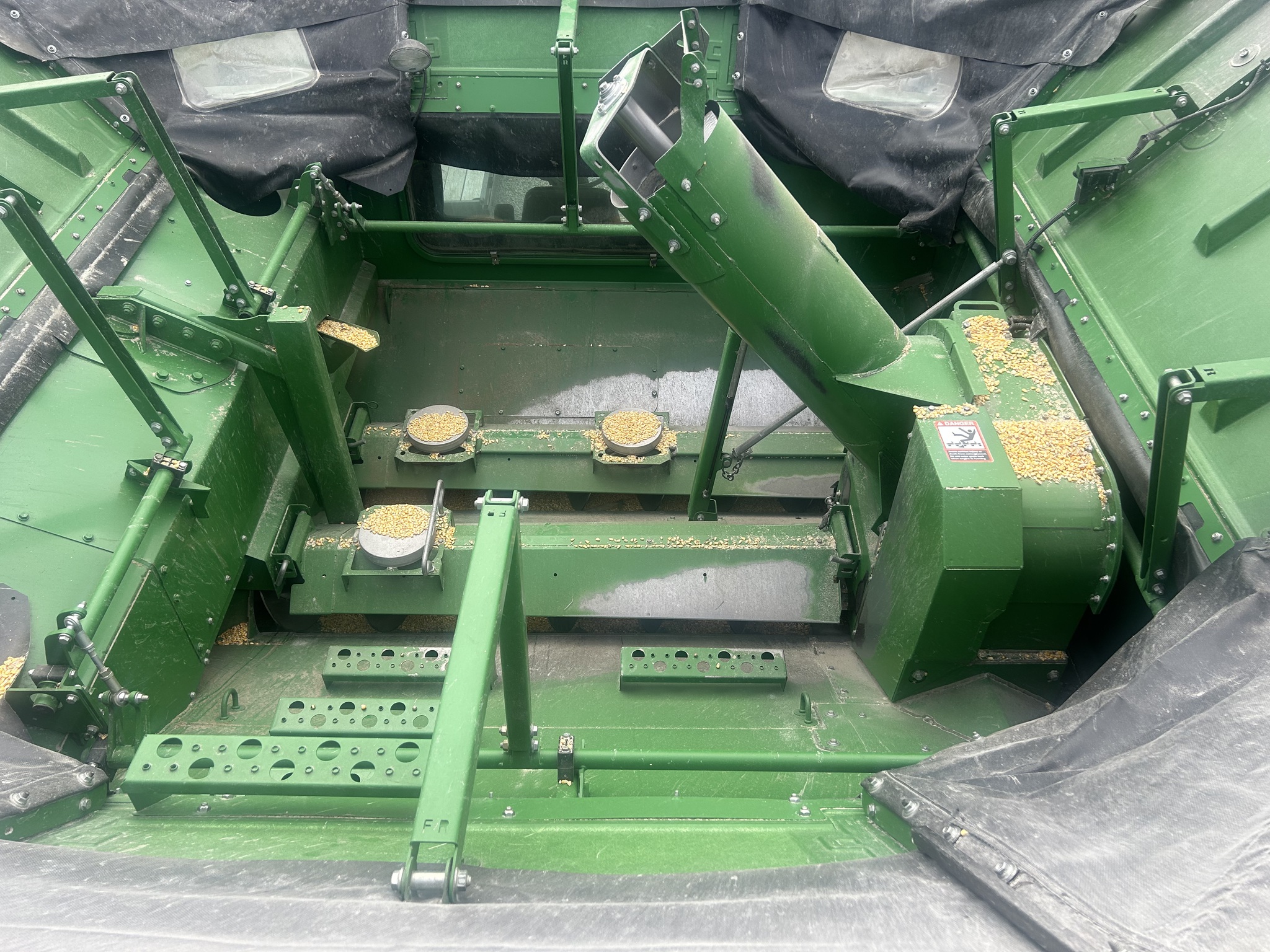 2017 John Deere S660 Image 8