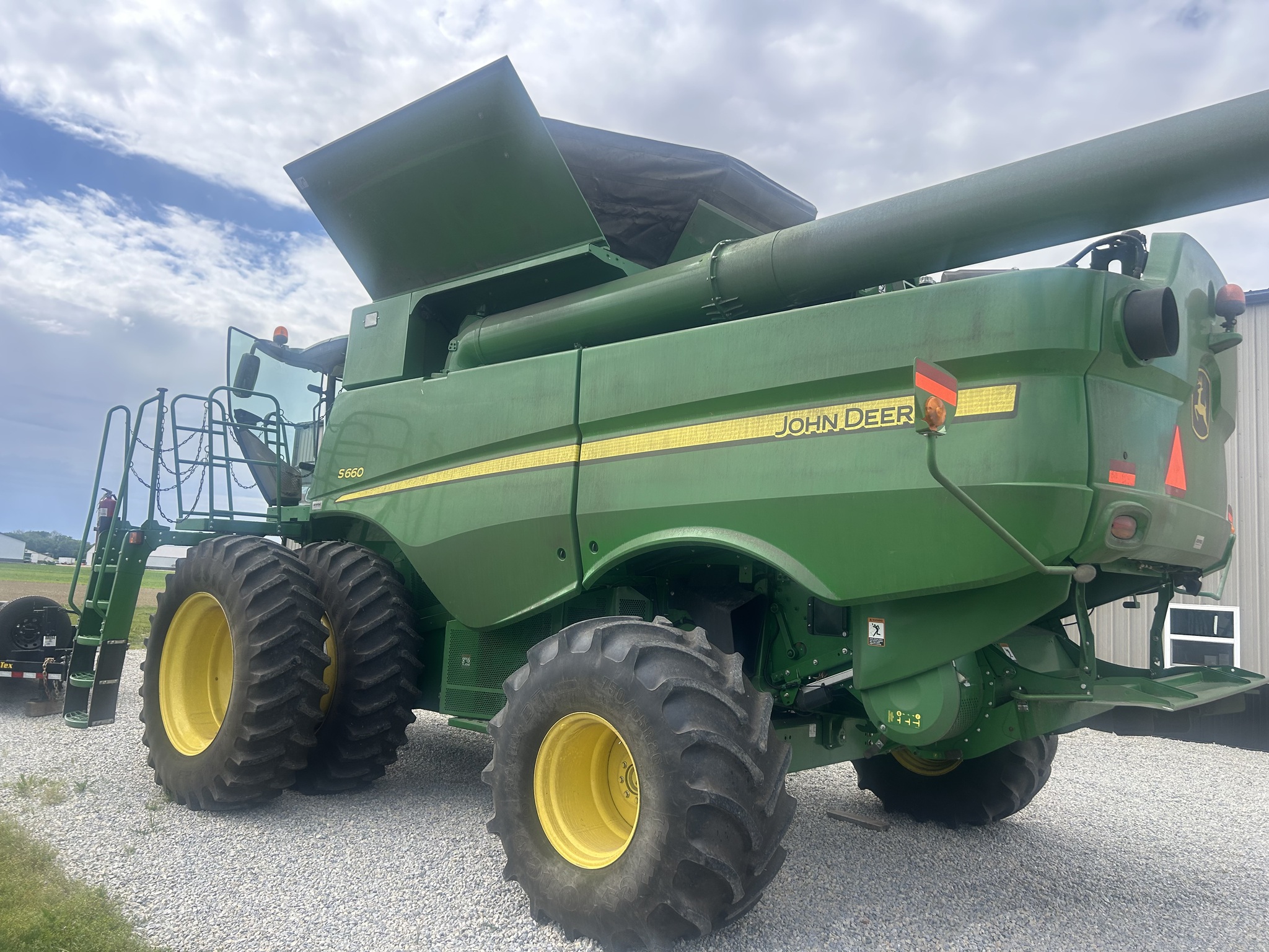 2017 John Deere S660 Image 1