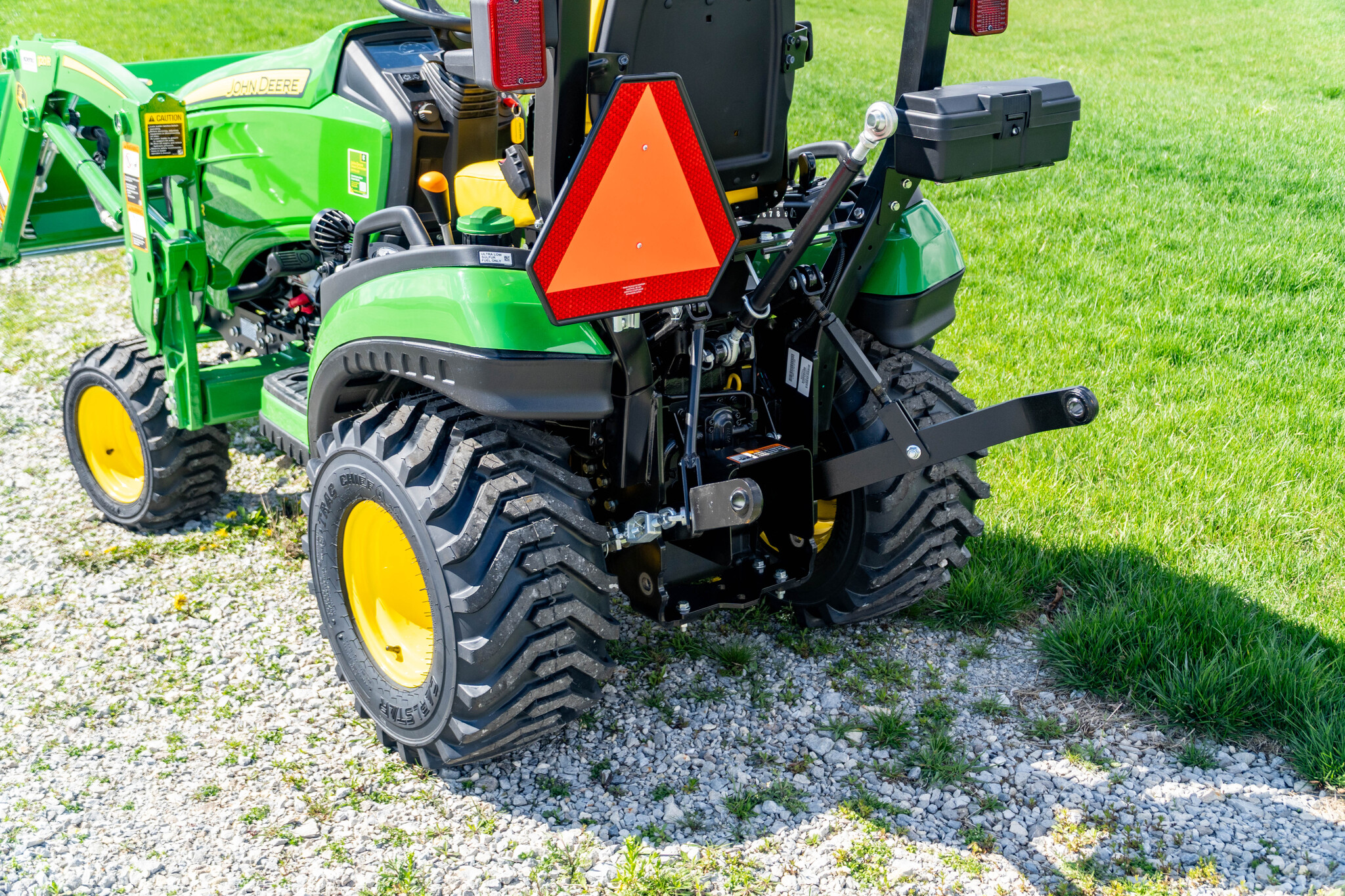 New In-Stock 2026 John Deere 1025R Compact Utility Tractors at Koenig Equipment in Knightstown, IN - PhotoXL4
