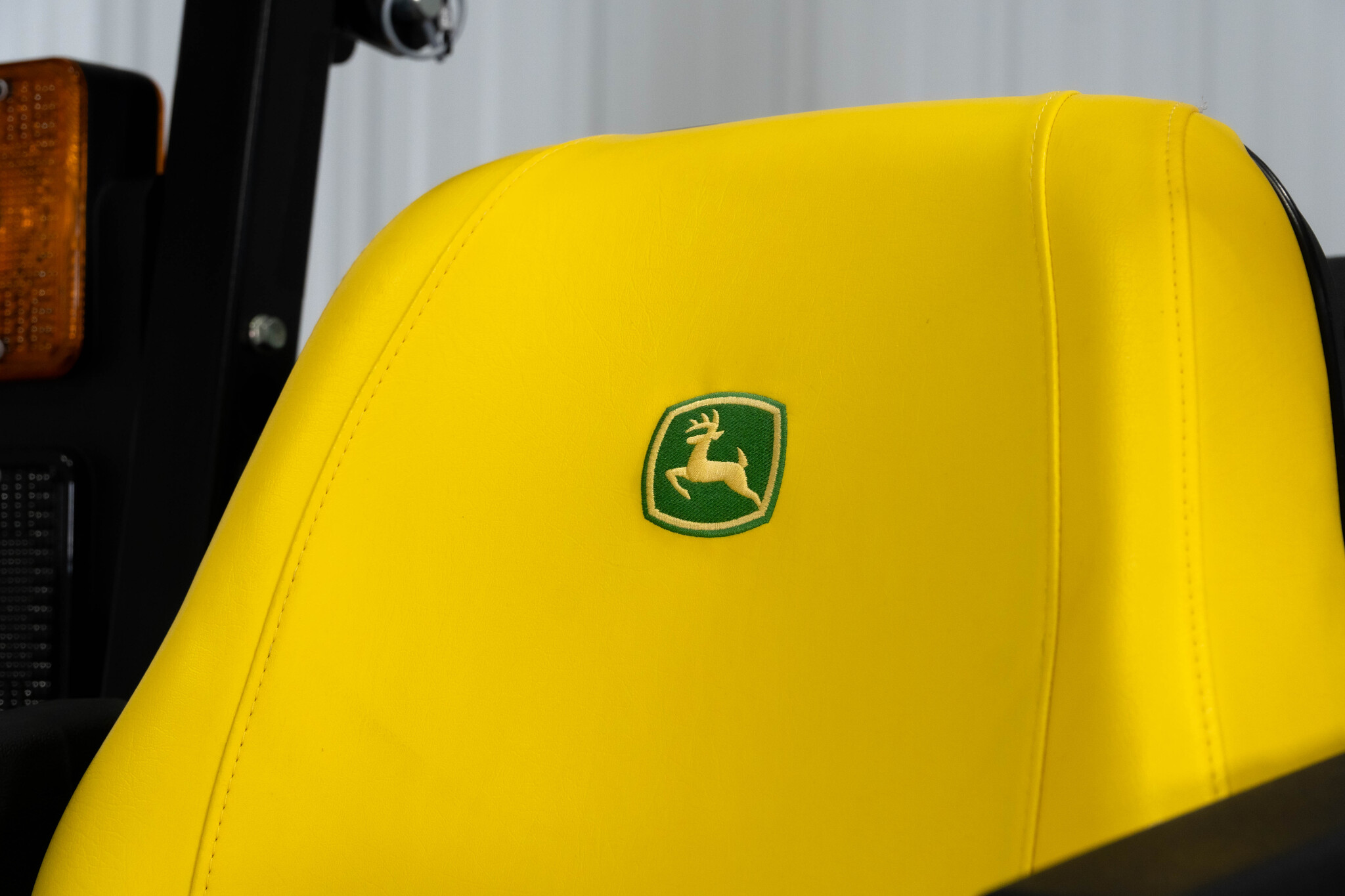 Used 2026 John Deere 1025R Compact Utility Tractors at Koenig Equipment in Franklin, IN - PhotoXL9