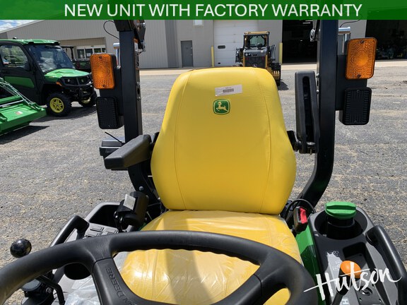Photo of 2026 John Deere 1025R