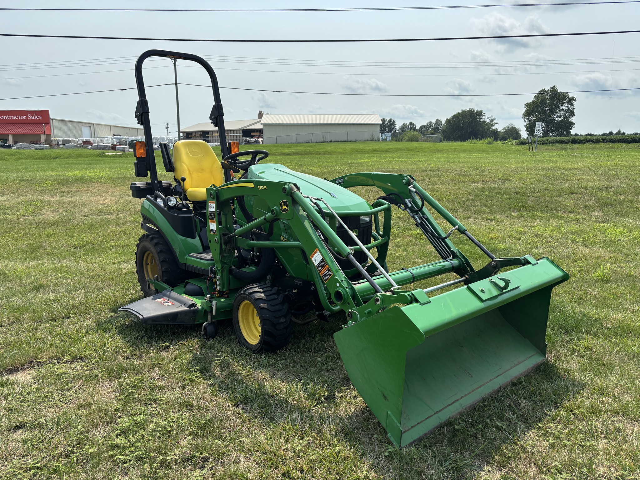 Used 2017 John Deere 1025R Compact Utility Tractors at Koenig Equipment in Oxford, OH - PhotoXL0