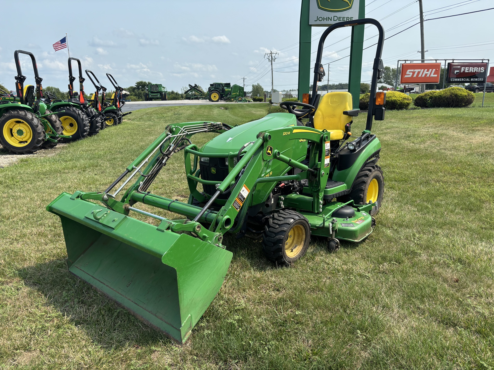 Used 2017 John Deere 1025R Compact Utility Tractors at Koenig Equipment in Oxford, OH - PhotoXL2