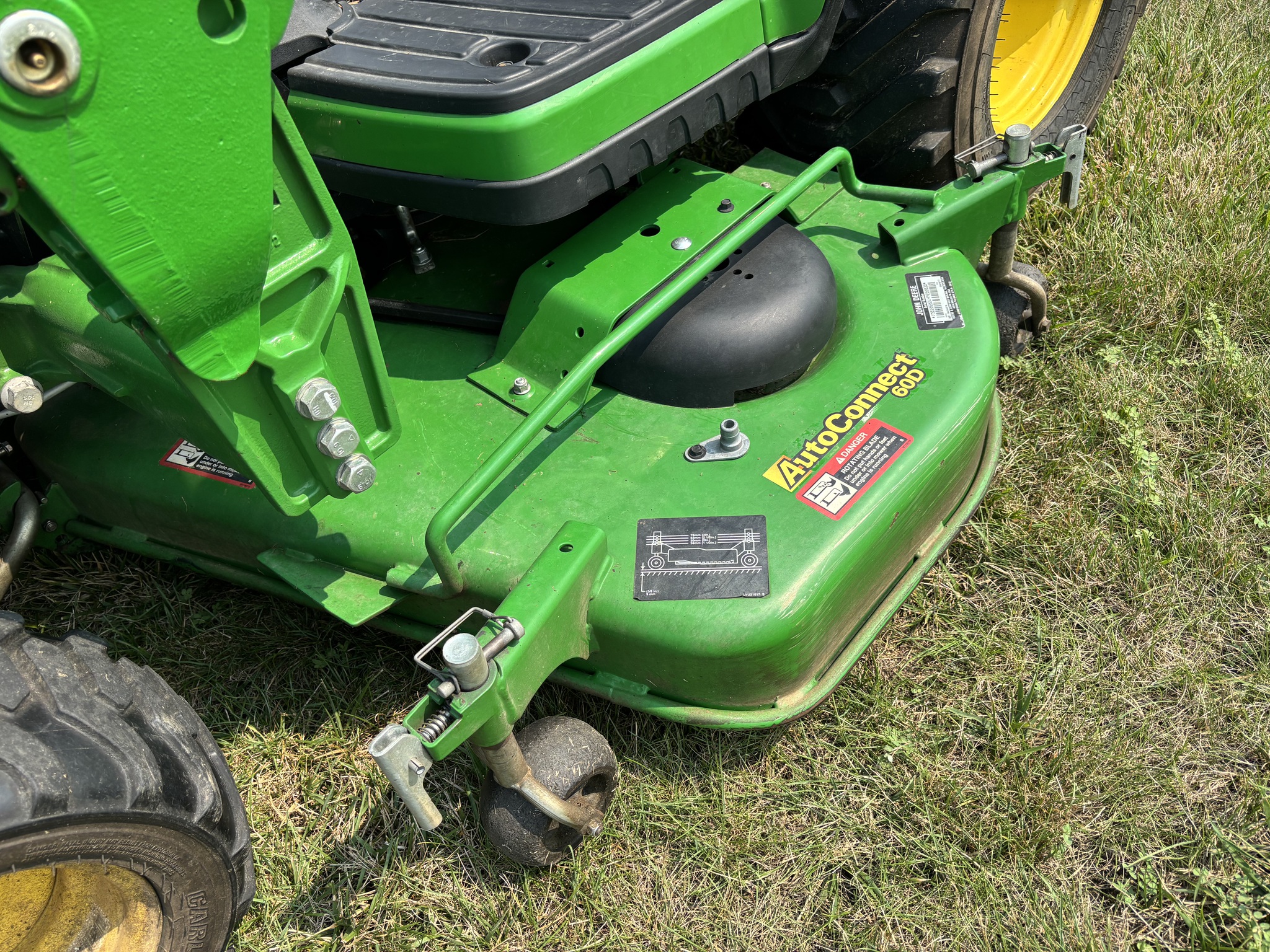 Used 2017 John Deere 1025R Compact Utility Tractors at Koenig Equipment in Oxford, OH - PhotoXL16