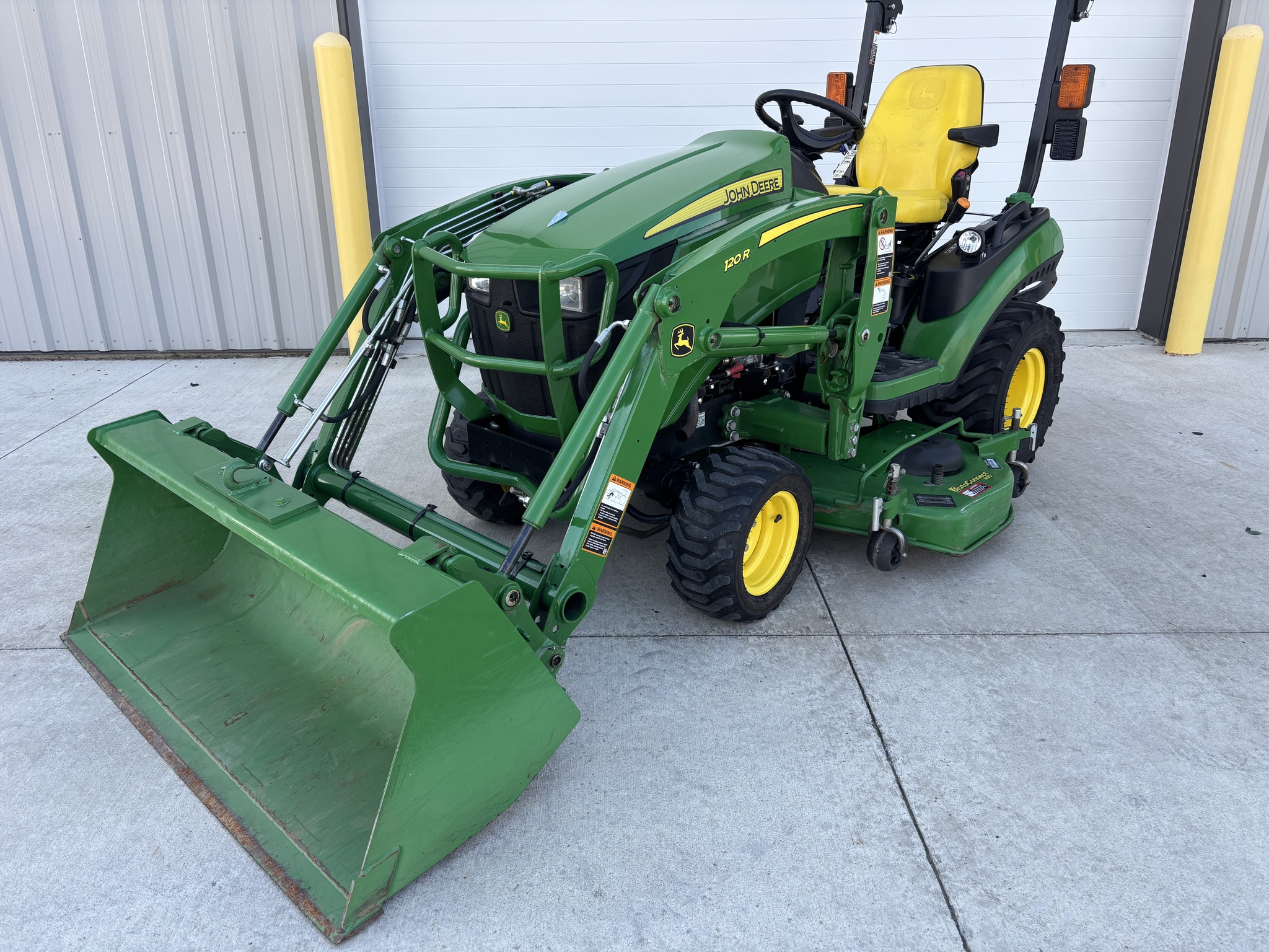 Used 2017 John Deere 1025R Compact Utility Tractors at Koenig Equipment in Botkins, OH - PhotoXL0