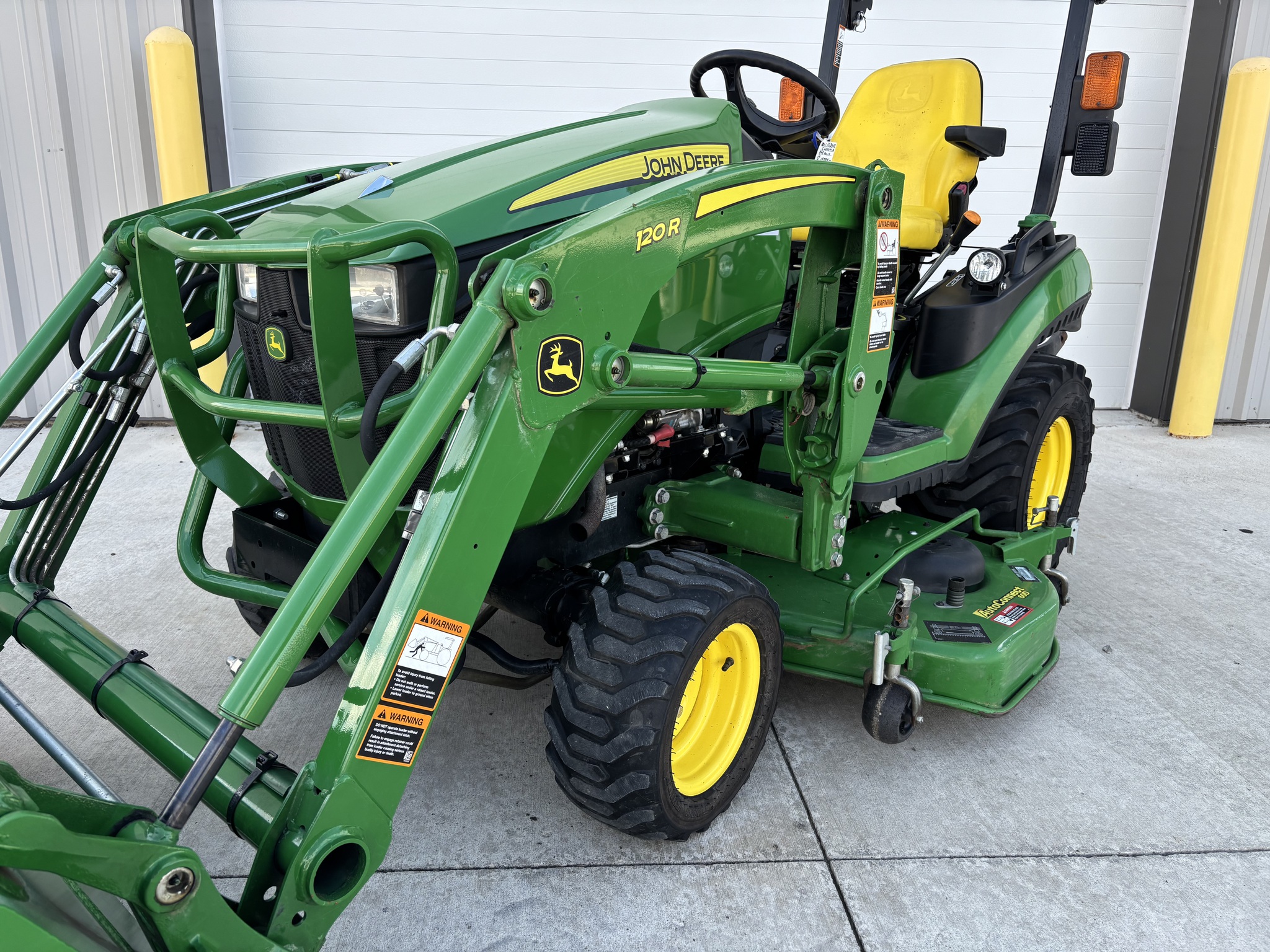 Used 2017 John Deere 1025R Compact Utility Tractors at Koenig Equipment in Botkins, OH - PhotoXL1