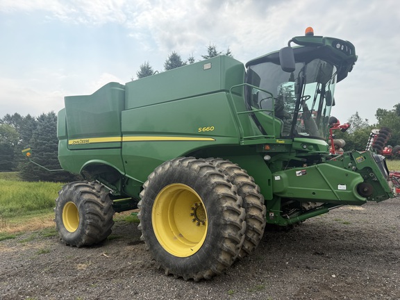 Photo of 2014 John Deere S660