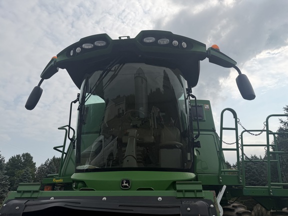 Photo of 2014 John Deere S660