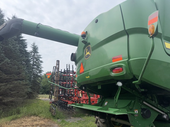 Photo of 2014 John Deere S660