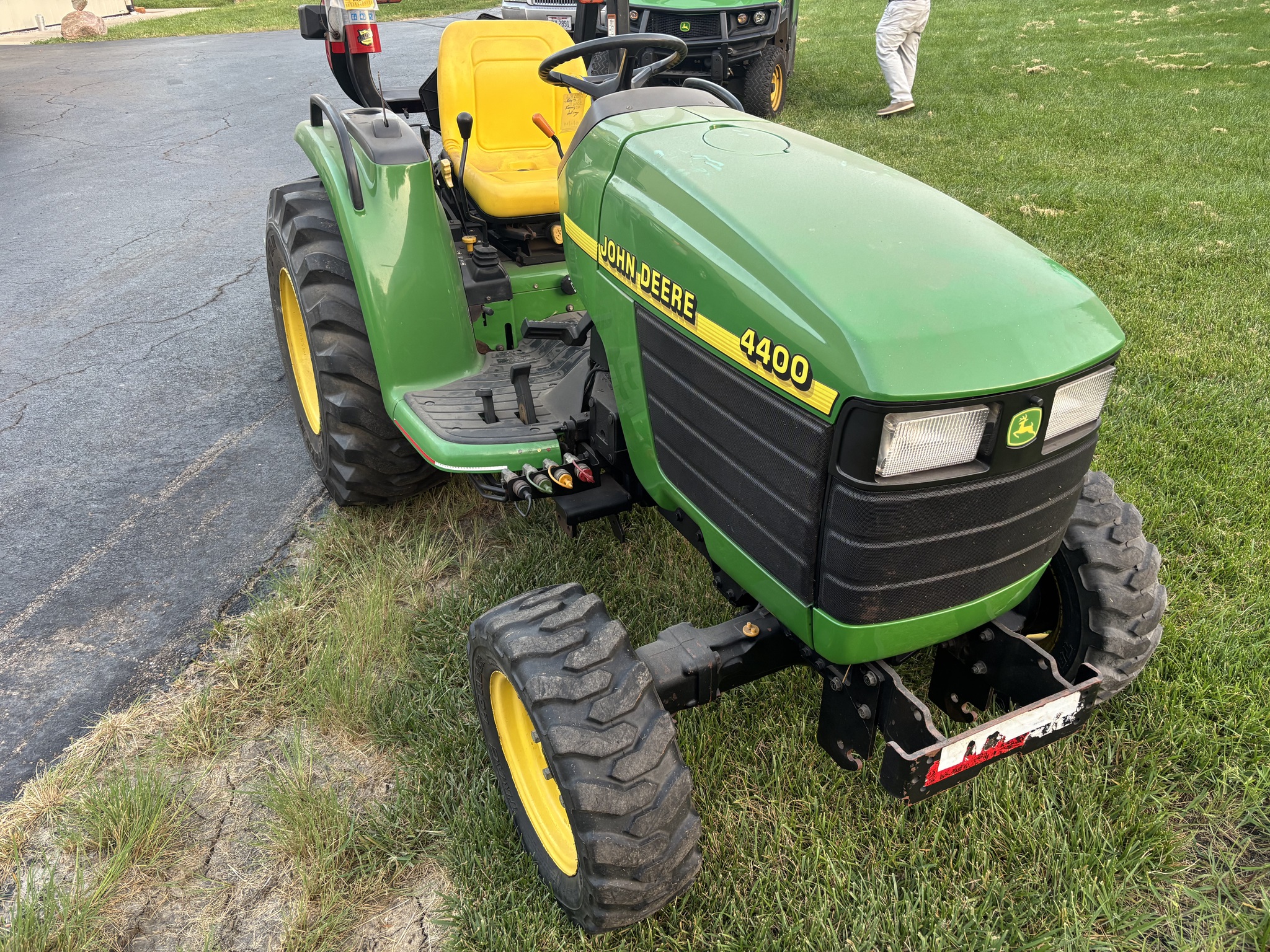 Used 1999 John Deere 4400 Compact Utility Tractors at Koenig Equipment in Botkins, OH - PhotoXL2