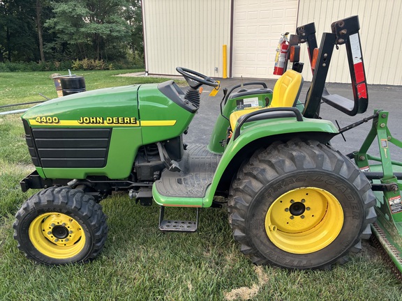 Used 1999 John Deere 4400 Compact Utility Tractors at Koenig Equipment in Botkins, OH - Photo5