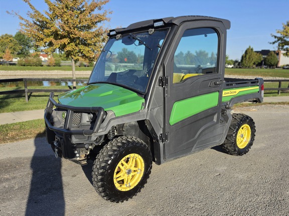 2022 John-Deere XUV 835M